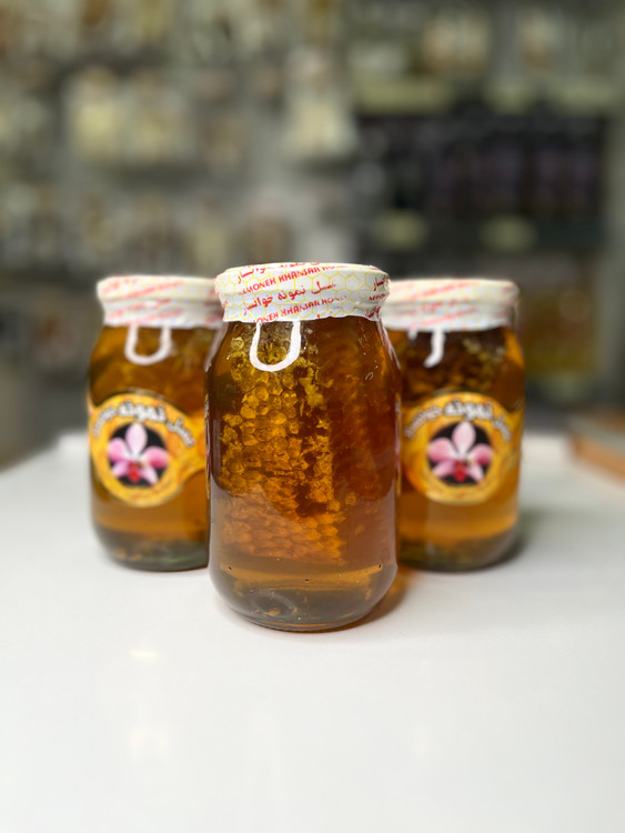 عسل چند گیاه با موم طبیعی جاوید ارگانیک از برند عسل خوانسار – خالص، سالم و خوشطعم